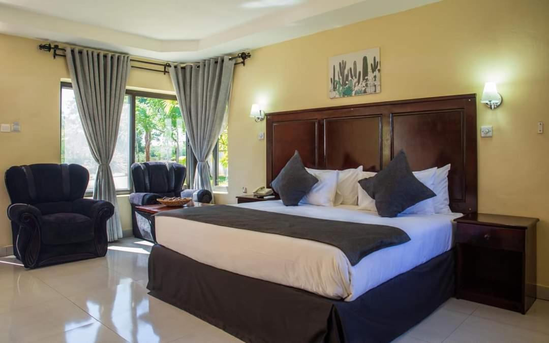 Zambezi Junction Lodge Livingstone Exterior photo