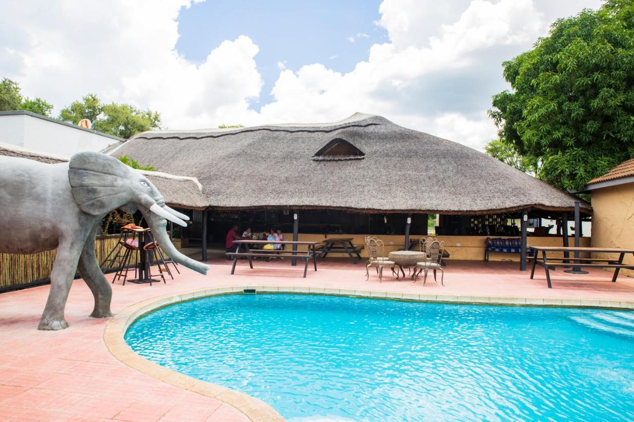 Zambezi Junction Lodge Livingstone Exterior photo