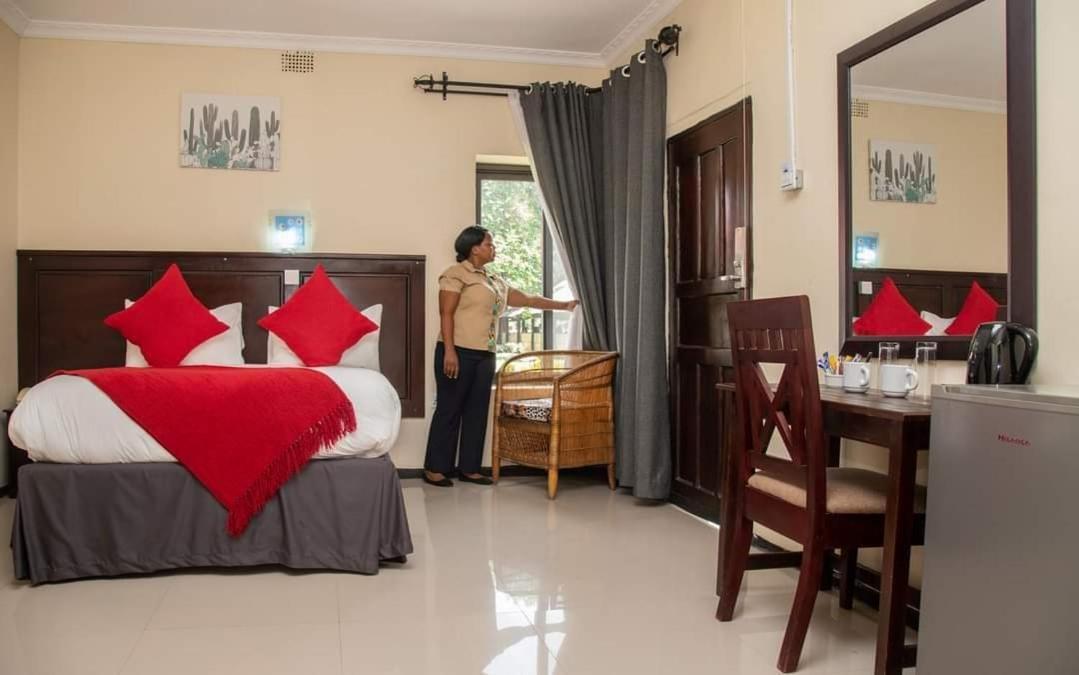 Zambezi Junction Lodge Livingstone Exterior photo