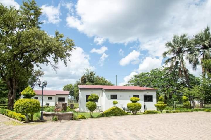 Zambezi Junction Lodge Livingstone Exterior photo